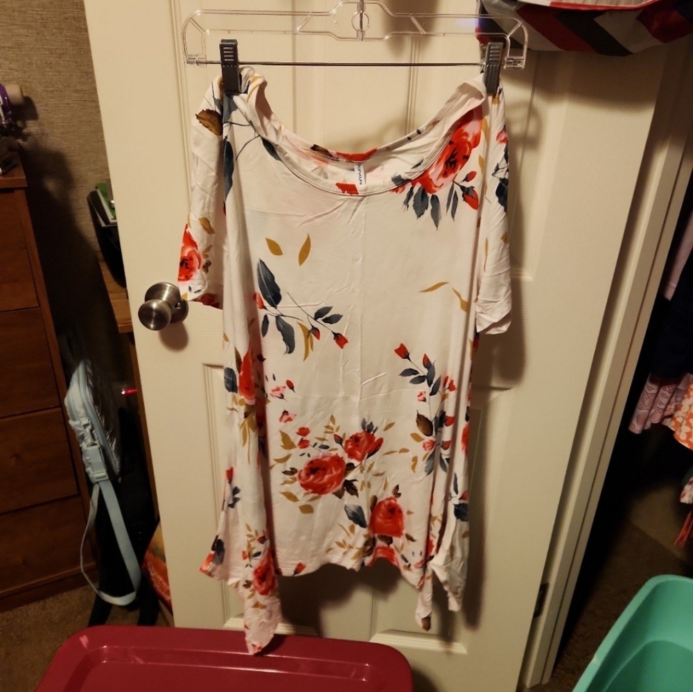 Short sleeve floral shirt